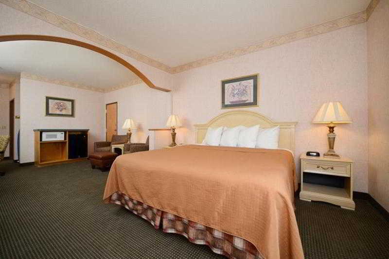 Best Western Circus City Inn Peru Exteriör bild